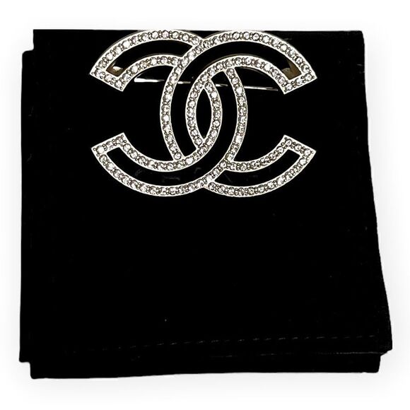❤️SOLD❤️2021 CHANEL Classic CC Large Crystal Brooch - Picture 8 of 11